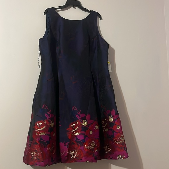 NWT Floral Sleeveless Dress - Navy and Pink - MAKE AN OFFER - CLOSING MY CLOSET. - Picture 5 of 11